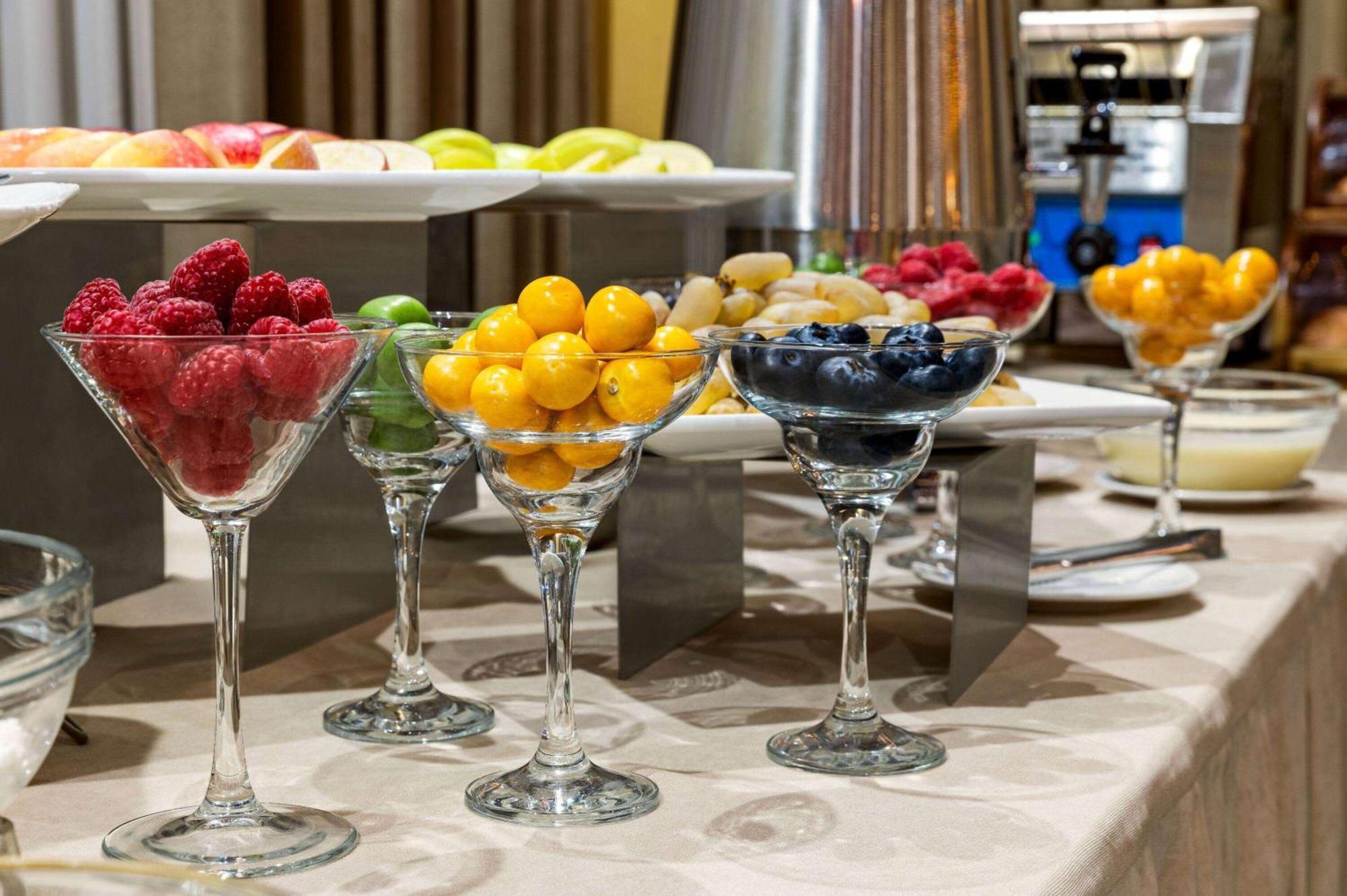 Wyndham Garden Tashkent Hotel Luaran gambar