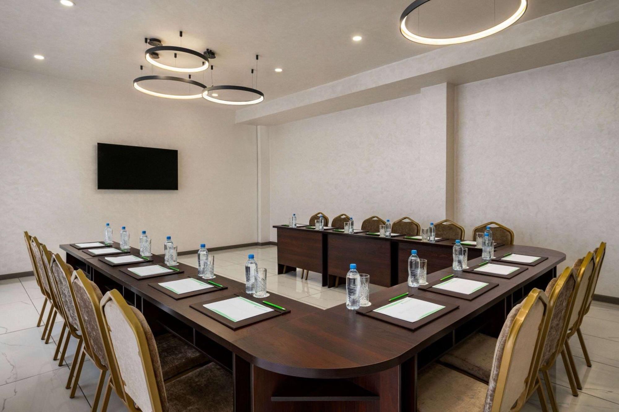 Wyndham Garden Tashkent Hotel Luaran gambar